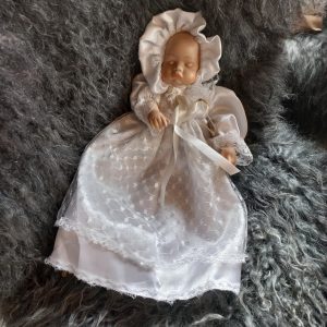 Vintage Porseleinen Babypop in doopjurk 30cm