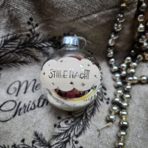 Glazen Kerstbal Rendieren | Zilver/Cremewit Stille Nacht 6,5cm (82)