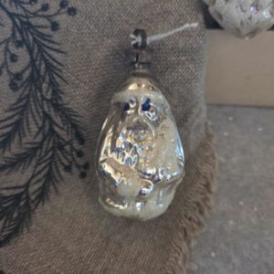 Oude Kerstman/Kerstbal | Glas/Zilver versierd met Wit Glasgruis 7,5cm (79)