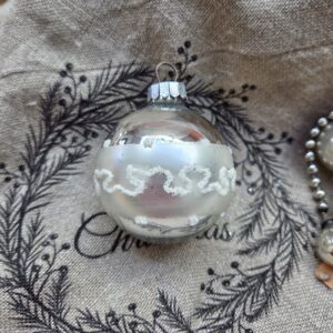 Glazen Kerstbal | Zilver/Wit Glasgruis 6,5cm (81)